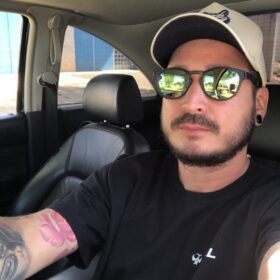Tia abraça e perdoa motorista após acidente que causou a morte de sobrinho em Maringá Foto 6 Fotos de Tia abraça e perdoa motorista após acidente que causou a morte de sobrinho em Maringá