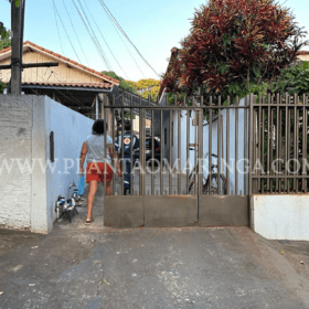 Filhos chegam da escola e encontram mãe morta dentro de casa em Maringá Foto 5 Fotos de Filhos chegam da escola e encontram mãe morta dentro de casa em Maringá