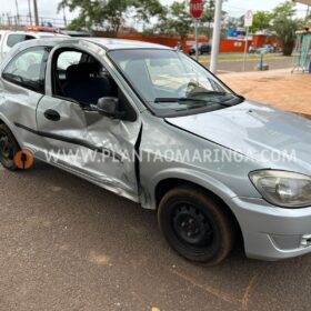 Carro avança preferencial causando acidente que deixou pai e filho feridos em Maringá Foto 2 Fotos de Carro avança preferencial causando acidente que deixou pai e filho feridos em Maringá