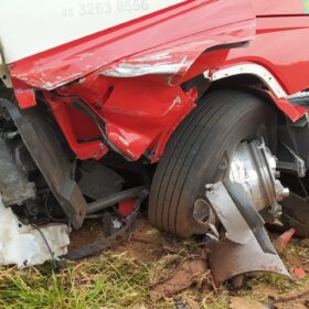 Acidente entre carro e carreta deixa uma pessoa morta na PR-317 Foto 10 Fotos de Acidente entre carro e carreta deixa uma pessoa morta na PR-317