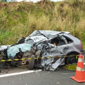 Acidente entre carro e carreta deixa uma pessoa morta na PR-317 Foto 7 Fotos de Acidente entre carro e carreta deixa uma pessoa morta na PR-317