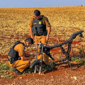 Moto furtada é encontrada depenada na Zona Rural de Maringá Foto 3 Fotos de Moto furtada é encontrada depenada na Zona Rural de Maringá