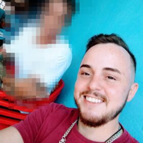 Mecânico morre após bater moto de frente com carro em Sarandi Foto 4 Fotos de Mecânico morre após bater moto de frente com carro em Sarandi