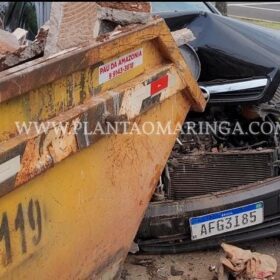 Motorista fica ferido após carro bater em contêiner de entulho em Maringá Foto 4 Fotos de Motorista fica ferido após carro bater em contêiner de entulho em Maringá