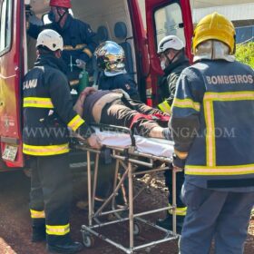 Motorista perde controle do veículo e cai em barranco da linha de trem em Maringá Foto 18 Fotos de Motorista perde controle do veículo e cai em barranco da linha de trem em Maringá
