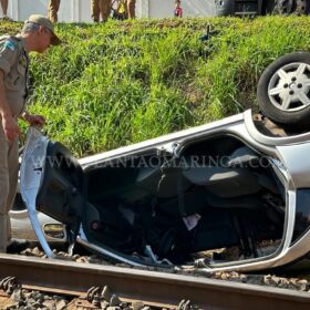 Motorista perde controle do veículo e cai em barranco da linha de trem em Maringá Foto 19 Fotos de Motorista perde controle do veículo e cai em barranco da linha de trem em Maringá