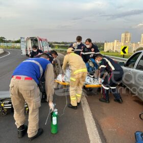 Mulher sofre parada cardíaca é intubada após grave acidente em Maringá Foto 16 Fotos de Mulher sofre parada cardíaca é intubada após grave acidente em Maringá