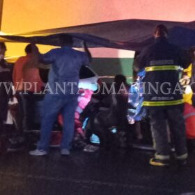Pai e filha ficam feridos após batida entre moto e carro, em Maringá Foto 2 Fotos de Pai e filha ficam feridos após batida entre moto e carro, em Maringá