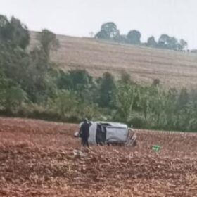 Professora que morava em Maringá morre após ser arremessada de carro que capotou Foto 2 Fotos de Professora que morava em Maringá morre após ser arremessada de carro que capotou