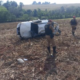 Professora que morava em Maringá morre após ser arremessada de carro que capotou Foto 3 Fotos de Professora que morava em Maringá morre após ser arremessada de carro que capotou