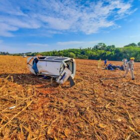 Professora que morava em Maringá morre após ser arremessada de carro que capotou Foto 1 Fotos de Professora que morava em Maringá morre após ser arremessada de carro que capotou