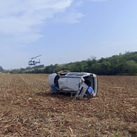 Professora que morava em Maringá morre após ser arremessada de carro que capotou Foto 9 Fotos de Professora que morava em Maringá morre após ser arremessada de carro que capotou