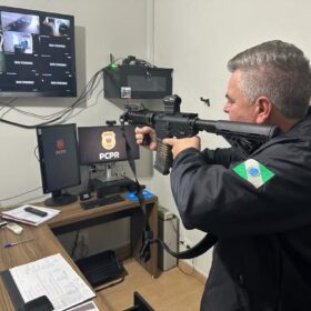 Delegado Jacovós entrega viaturas ao DENARC de Maringá para fortalecer o combate ao tráfico de drogas Foto 3 Fotos de Delegado Jacovós entrega viaturas ao DENARC de Maringá para fortalecer o combate ao tráfico de drogas