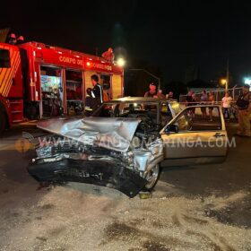 Homem fica preso nas ferragens após acidente em Maringá Foto 14 Fotos de Homem fica preso nas ferragens após acidente em Maringá