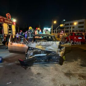 Homem fica preso nas ferragens após acidente em Maringá Foto 22 Fotos de Homem fica preso nas ferragens após acidente em Maringá