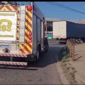 Homem morre após ser atropelado por carreta em Maringá Foto 3 Fotos de Homem morre após ser atropelado por carreta em Maringá