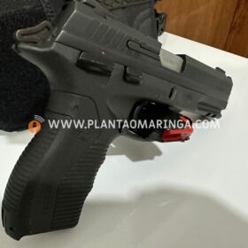 Imagens mostram homem atirando na casa da ex-namorada em Sarandi Foto 1 Fotos de Imagens mostram homem atirando na casa da ex-namorada em Sarandi