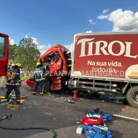 Motorista morre após grave acidente na BR-376 em Marialva Foto 2 Fotos de Motorista morre após grave acidente na BR-376 em Marialva