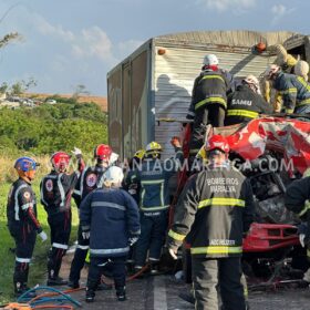 Motorista morre após grave acidente na BR-376 em Marialva Foto 9 Fotos de Motorista morre após grave acidente na BR-376 em Marialva