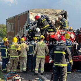 Motorista morre após grave acidente na BR-376 em Marialva Foto 8 Fotos de Motorista morre após grave acidente na BR-376 em Marialva