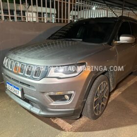 Trio é detido com carro roubado e portando arma de fogo em Maringá Foto 2 Fotos de Trio é detido com carro roubado e portando arma de fogo em Maringá
