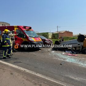 Motorista perde controle da direção, invade pista contrária e colide em carro e caminhões em Sarandi Foto 6 Fotos de Motorista perde controle da direção, invade pista contrária e colide em carro e caminhões em Sarandi