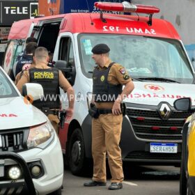 Mulher é atacada e ferida com 7 facadas pelo ex-companheiro em Sarandi; Homem tentou suicídio Foto 11 Fotos de Mulher é atacada e ferida com 7 facadas pelo ex-companheiro em Sarandi; Homem tentou suicídio