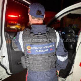 Mulher mata vizinho a golpes de faca em Maringá Foto 9 Fotos de Mulher mata vizinho a golpes de faca em Maringá