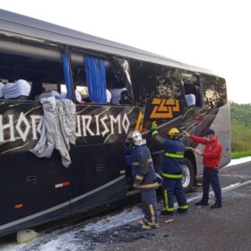 Ônibus com crianças da igreja adventista do sétimo dia de Maringá se envolve em acidente com óbito na BR 369 em Corbélia Foto 4 Fotos de Ônibus com crianças da igreja adventista do sétimo dia de Maringá se envolve em acidente com óbito na BR 369 em Corbélia