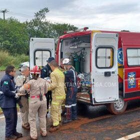 Dois helicópteros são acionados para resgatar vítimas de acidente na BR-376 Foto 8 Fotos de Dois helicópteros são acionados para resgatar vítimas de acidente na BR-376