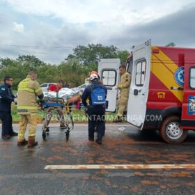 Dois helicópteros são acionados para resgatar vítimas de acidente na BR-376 Foto 6 Fotos de Dois helicópteros são acionados para resgatar vítimas de acidente na BR-376