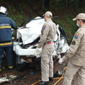 Quatro pessoas morreram em um grave acidente na PR-466 Foto 3 Fotos de Quatro pessoas morreram em um grave acidente na PR-466