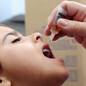 Saúde alerta para importância da vacinação contra a pólio para evitar retorno da doença Foto 1 Fotos de Saúde alerta para importância da vacinação contra a pólio para evitar retorno da doença