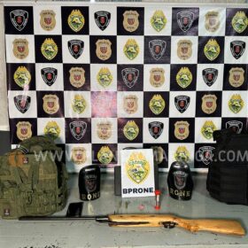 Suspeito de integrar quadrilha piratas do asfalto é preso com arma e coletes balísticos Foto 4 Fotos de Suspeito de integrar quadrilha piratas do asfalto é preso com arma e coletes balísticos