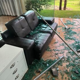 Tenda desaba com forte chuva e deixa 8 pessoas feridas em Maringá Foto 19 Fotos de Tenda desaba com forte chuva e deixa 8 pessoas feridas em Maringá