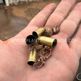 Casa onde estavam duas crianças é atingida por 15 tiros em Sarandi Foto 5 Fotos de Casa onde estavam duas crianças é atingida por 15 tiros em Sarandi