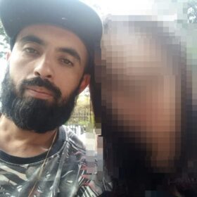 Dois homens foram mortos e duas mulheres baleadas em um atentado a tiros em Sarandi Foto 14 Fotos de Dois homens foram mortos e duas mulheres baleadas em um atentado a tiros em Sarandi