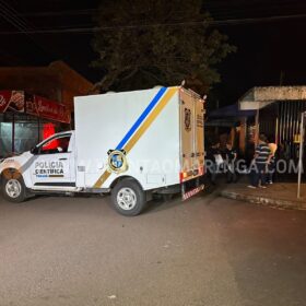 Dois homens foram mortos e duas mulheres baleadas em um atentado a tiros em Sarandi Foto 6 Fotos de Dois homens foram mortos e duas mulheres baleadas em um atentado a tiros em Sarandi
