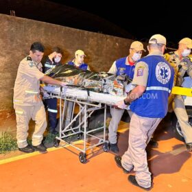 Câmera registra homem sendo atropelado e prensado contra muro após discussão em Maringá Foto 2 Fotos de Câmera registra homem sendo atropelado e prensado contra muro após discussão em Maringá