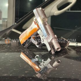 Homem é encaminhado para Delegacia de Maringá após ser flagrado com arma de fogo Foto 7 Fotos de Homem é encaminhado para Delegacia de Maringá após ser flagrado com arma de fogo