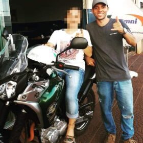 Homem é morto pela própria irmã com facada no peito em Sarandi Foto 1 Fotos de Homem é morto pela própria irmã com facada no peito em Sarandi