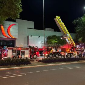 Incêndio no shopping Avenida Center mobiliza bombeiros em Maringá Foto 10 Fotos de Incêndio no shopping Avenida Center mobiliza bombeiros em Maringá