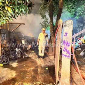 Incêndio mata duas crianças e deixa jovem em estado grave em Maringá Foto 13 Fotos de Incêndio mata duas crianças e deixa jovem em estado grave em Maringá