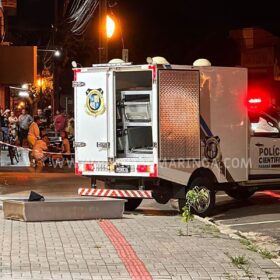 Câmera registra homem sendo executado a tiros em Sarandi Foto 4 Fotos de Câmera registra homem sendo executado a tiros em Sarandi