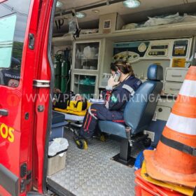 Motociclista sofre ferimentos grave após avançar preferencial e bater em carro em Maringá Foto 4 Fotos de Motociclista sofre ferimentos grave após avançar preferencial e bater em carro em Maringá