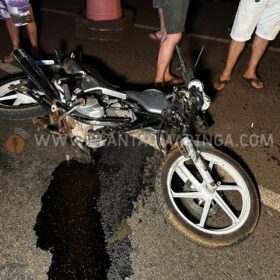 Motorista faz conversão proibida e deixa casal de motociclista gravemente ferido Foto 2 Fotos de Motorista faz conversão proibida e deixa casal de motociclista gravemente ferido