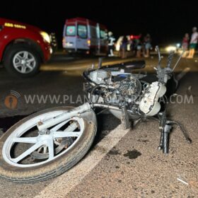 Motorista faz conversão proibida e deixa casal de motociclista gravemente ferido Foto 3 Fotos de Motorista faz conversão proibida e deixa casal de motociclista gravemente ferido