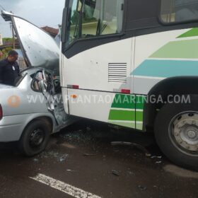 Câmera registra motorista avançando preferencial e sendo atingido por ônibus em Maringá Foto 2 Fotos de Câmera registra motorista avançando preferencial e sendo atingido por ônibus em Maringá