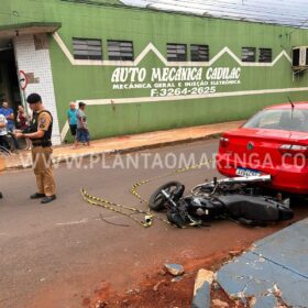 Prótese da perna de motociclista é arremessada após acidente em Sarandi Foto 3 Fotos de Prótese da perna de motociclista é arremessada após acidente em Sarandi