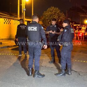 Dois homens foram mortos e duas mulheres baleadas em um atentado a tiros em Sarandi Foto 28 Fotos de Dois homens foram mortos e duas mulheres baleadas em um atentado a tiros em Sarandi